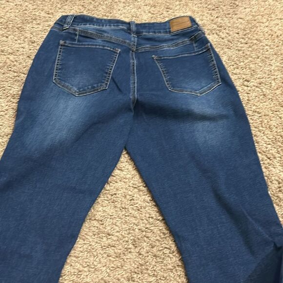 NWOT Flying banana flare jeans. Size 8L - Picture 3 of 4